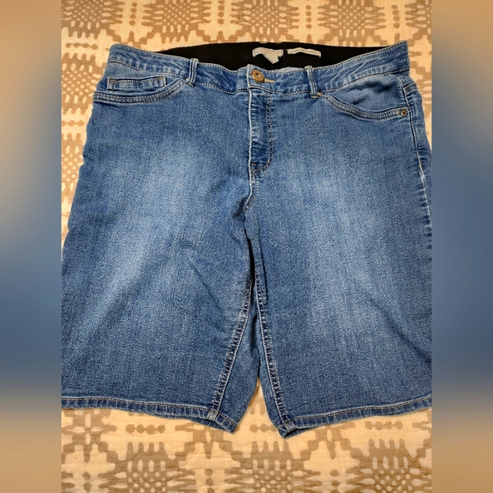 Dana Buchman Slimming Bermuda Shorts